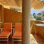 Con Ubicacion Ideal Y Amplia Terraza アパート